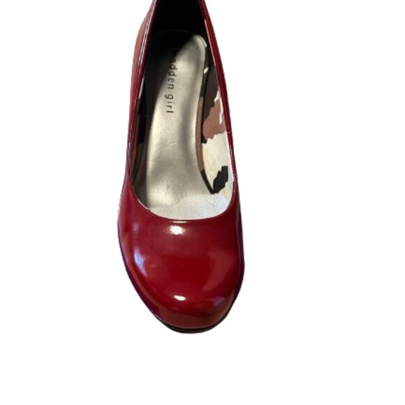 Madden Girl Red Patent Round Toe Pump - Women's 8.5 - Picture 2 of 5